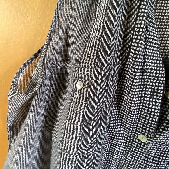 Apt 9 Black and White Sleeveless top with Tank Size Large - Picture 6 of 8